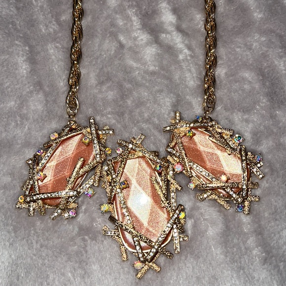 Brand New Statement necklace + matching earrings - Picture 2 of 6